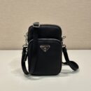 Prada*Re-Edition系列2ZT024手机包免检版