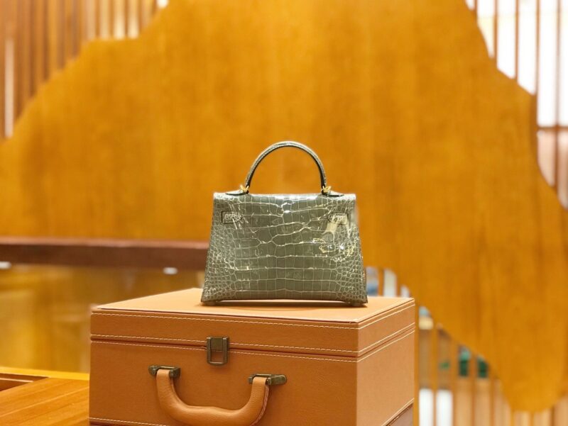 爱马仕 Mini Kelly 二代 19cm 一级美洲鳄鱼皮 81斑鸠灰 高定工序版本 全手工缝制 - Image 6