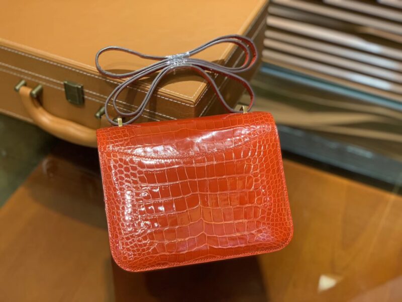 爱马仕 Constance 18cm 法拉利红 一级美洲鳄鱼皮 顶级手缝工艺 金扣 - Image 2
