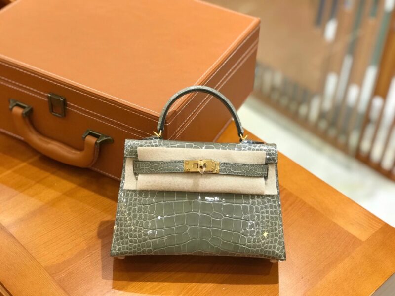 爱马仕 Mini Kelly 二代 19cm 一级美洲鳄鱼皮 81斑鸠灰 高定工序版本 全手工缝制