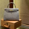 e8b70f4693ce3f0.jpg 爱马仕 Kelly 28cm 大象灰 一级尼罗鳄鱼皮 顶级手缝工艺 金扣