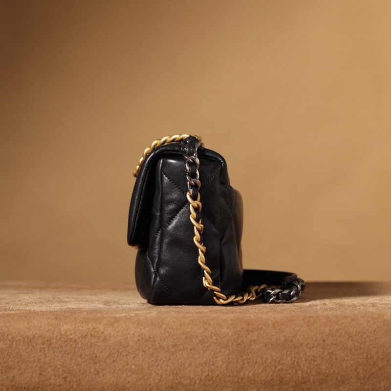Chanel 19Bag系列小羊皮口盖包黑色XS免检版 - Image 7