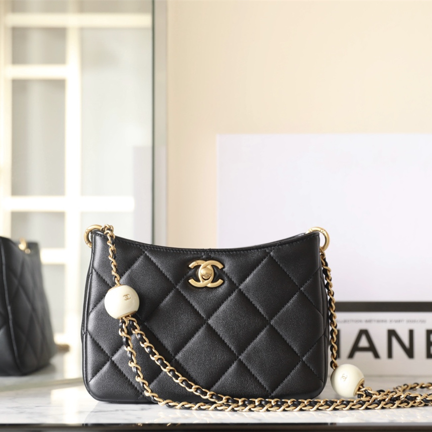 Chanel 24S系列AS4862汤圆珍珠Hobo包黑色免检版