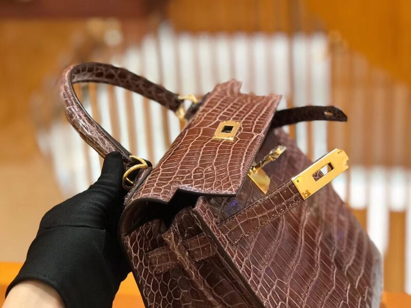 爱马仕 Kelly 28cm 咖啡色 摩卡色 野生湾鳄 鳄鱼皮 金扣 原版蜜蜡线 顶级手缝 现货 - Image 9