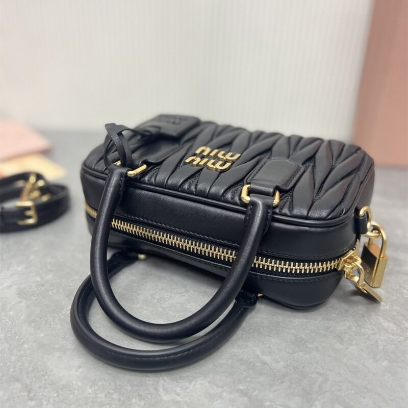 miumiu缪缪TooPretty系列5BB123保龄球手袋黑色 - Image 5