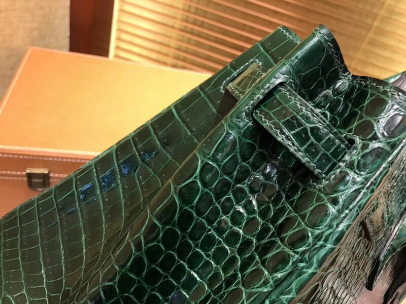 爱马仕 Birkin铂金包 祖母绿 一级皮 湾鳄鱼皮 倒V 进口原料 顶级手缝工艺 30cm - Image 8