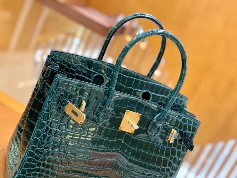 ef4b85aa93f8f5f.jpg 爱马仕 Birkin 铂金包 松柏绿 一级皮 尼罗鳄鱼皮 臻品级别 金扣 30cm