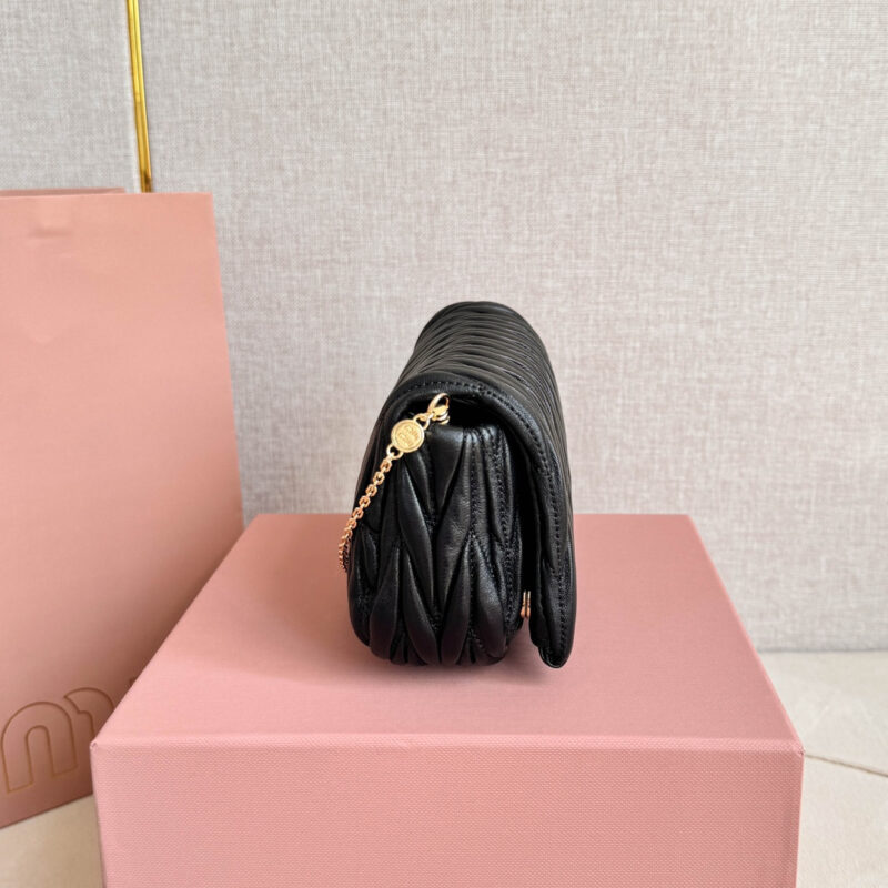 miumiu缪缪*Matelasse系列5BP086单肩包黑色免检版 - Image 7
