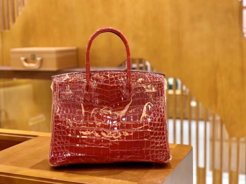 爱马仕 Birkin 铂金包 法拉利红 一级皮 尼罗鳄鱼皮 臻品级别 金扣 30cm - Image 3