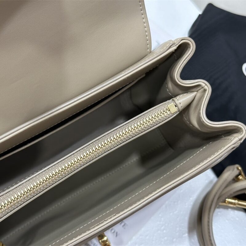 Celine*Cles16系列手袋188003褐色免检版 - Image 9