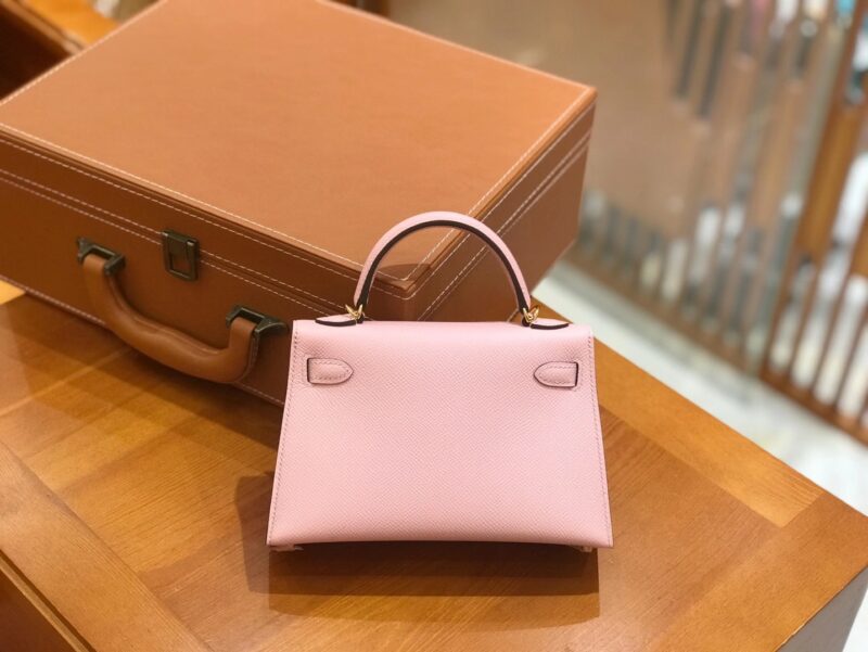 爱马仕 Mini Kelly 二代 19cm 进口掌纹牛皮 3Q奶昔粉 金扣 全手工缝制 高订鳄鱼工序 - Image 7