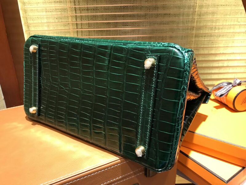 爱马仕 Birkin铂金包 祖母绿 一级皮 湾鳄鱼皮 倒V 进口原料 顶级手缝工艺 30cm - Image 2