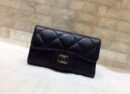 CHANEL荔枝牛皮cc银扣cf钥匙包 A80799