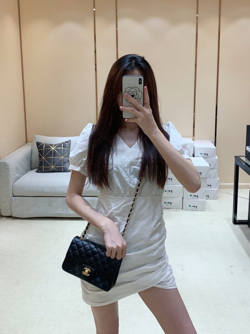 CHANEL CF 20CM 大mini 经典款之Classic flap bag A01116牛皮/黑色/金扣 - Image 2