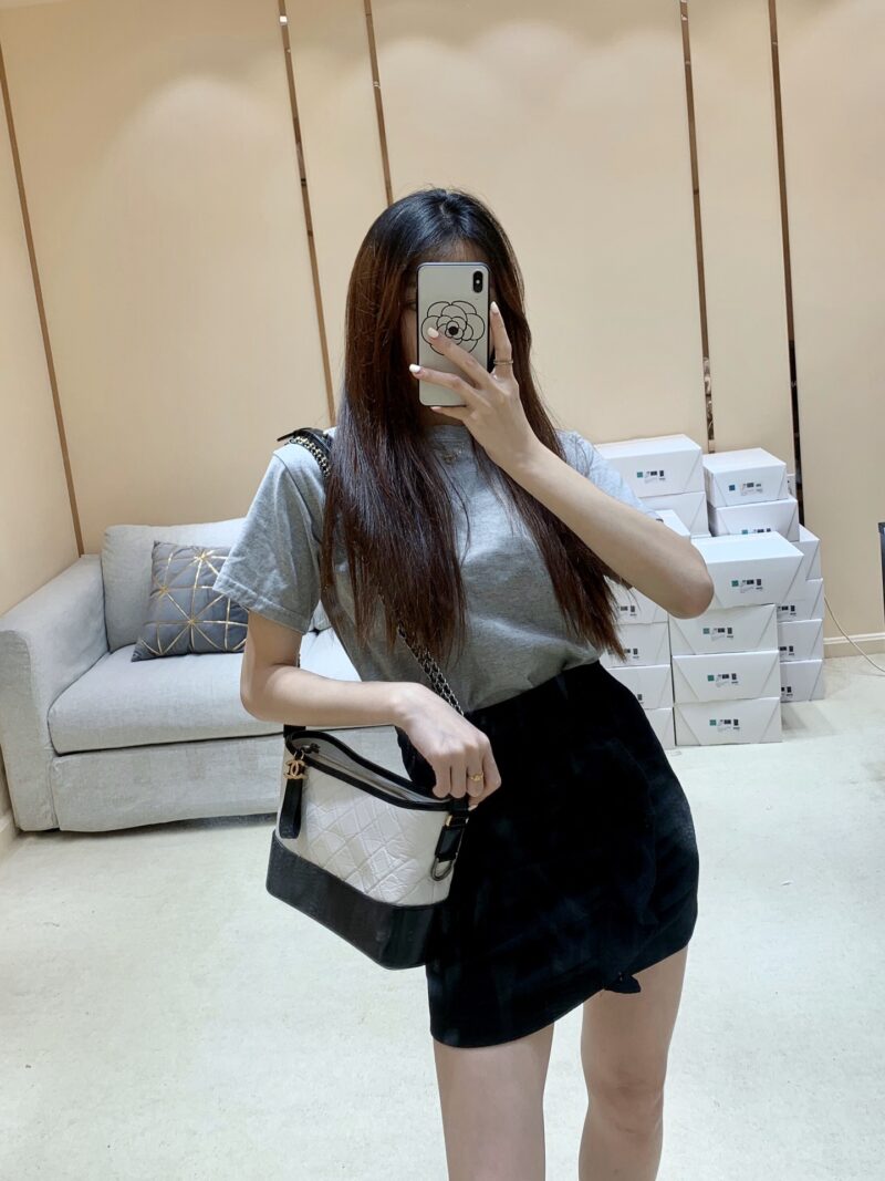 CHANEL Gabrielle hobo bag 中号流浪包 AS1521白色 - Image 2