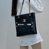 Chanel 2021早春度假系列新款购物袋 AS2295