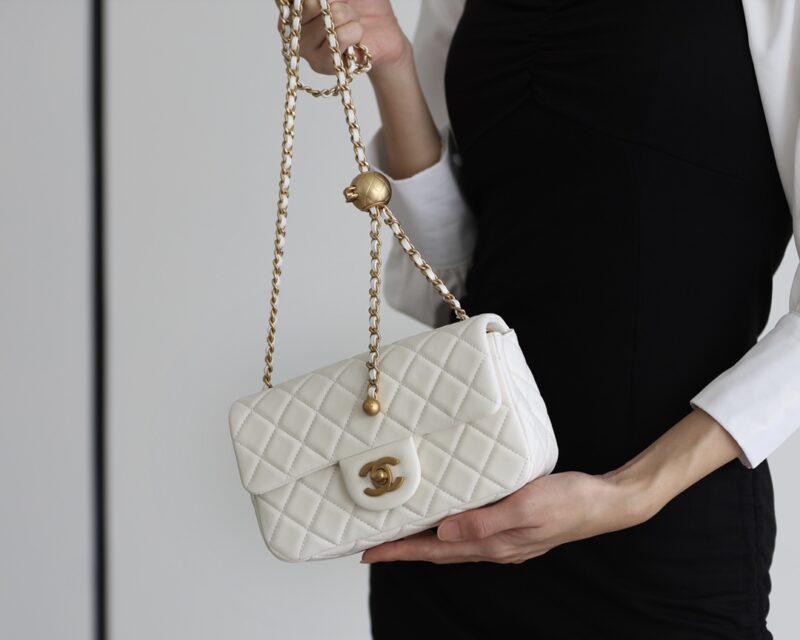 Chanel Flap Bag CF羊皮大Mini金球包 AS1787白色 - Image 3