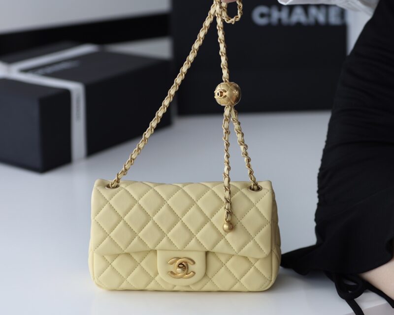 Chanel Flap Bag CF羊皮大Mini金球包 AS1787鹅蛋黄 - Image 3
