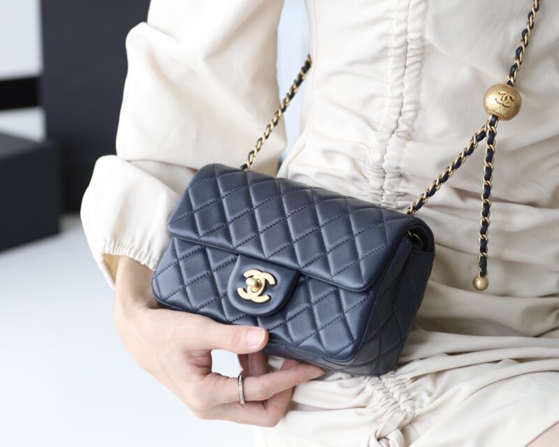Chanel Flap Bag CF羊皮大Mini金球包 AS1787深蓝色 - Image 3