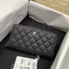CHANEL 经典款进口球纹拉链钱夹 AP0242黑色/银扣