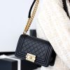 i1637898687_4386_0.jpg CHANEL 经典款之Leboy 20CM BAG A67085黑色胎牛皮/金扣