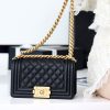 CHANEL 经典款之Leboy 20CM BAG A67085黑色鱼子酱牛皮/金扣