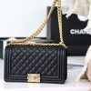 CHANEL 经典款之Leboy 25CM BAG A67086黑色鱼子酱牛皮/金扣