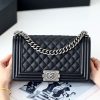 CHANEL 经典款之Leboy 25CM BAG A67086黑色鱼子酱牛皮/银扣