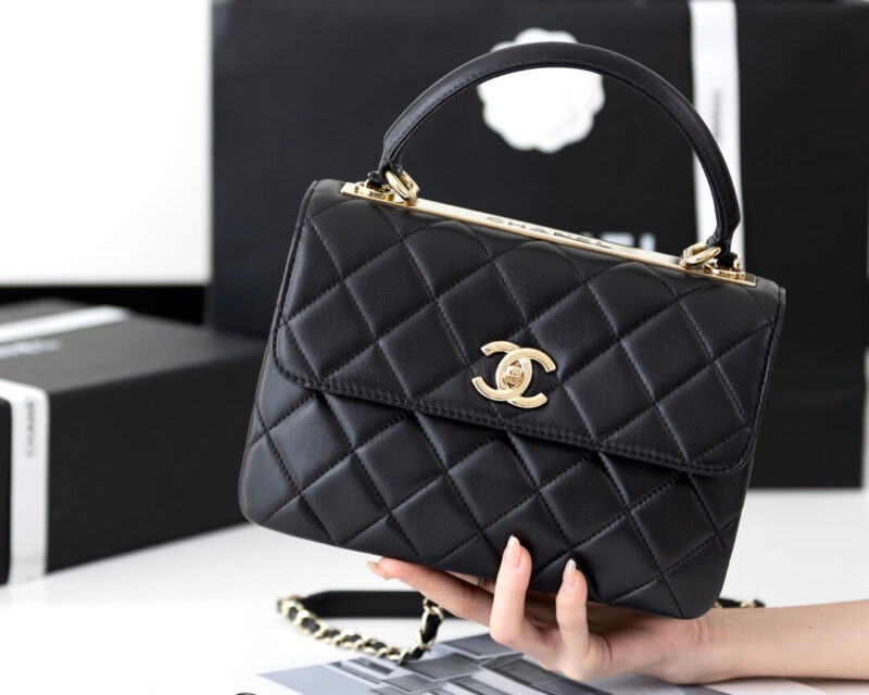 CHANEL Trendy CC羊皮手提包 A92236