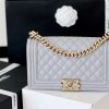 i1640403570_8693_0.jpg CHANEL 经典款之Leboy 25CM BAG A67086冰川灰鱼子酱牛皮/浅金扣