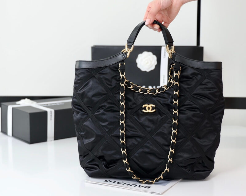 CHANEL 22P 最新黑马尼龙shoppin购物袋 AS3152黑色