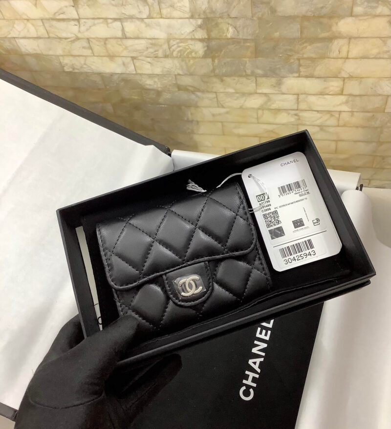 CHANEL 羊皮卡包零钱包 A80798黑色/银扣