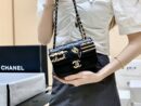 CHANEL CF徽章限量版斜挎包 AS2978黑色