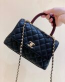 CHANEL coco handle 23CM 22P新版本 A92990黑色/酒红手柄/香槟色五金