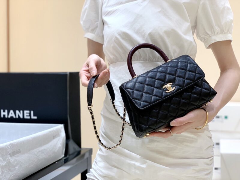 CHANEL coco handle 23CM 22P新版本 A92990黑色/酒红手柄/香槟色五金 - Image 2