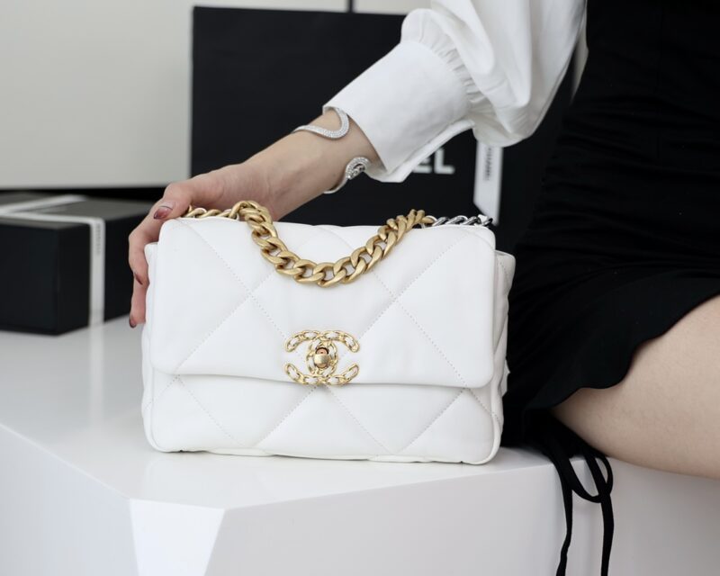 CHANEL Flap 19bag 26CM白色金扣 AS1160 - Image 2