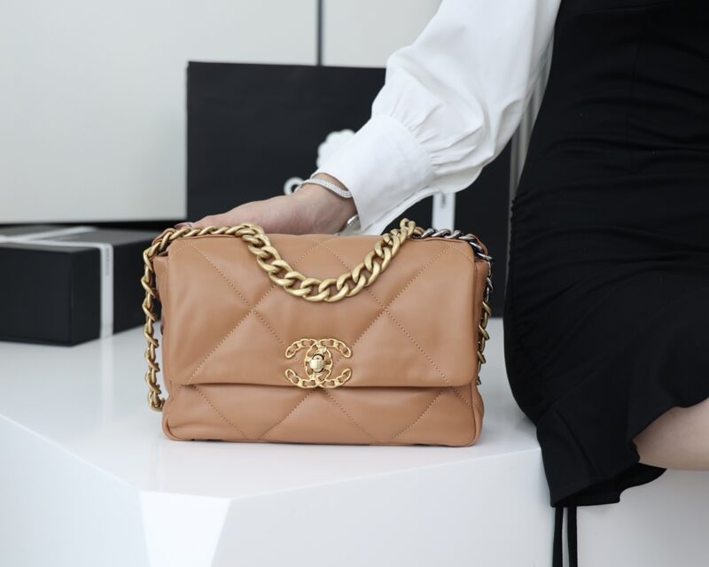 CHANEL Flap 19bag 26CM焦糖色金扣 AS1160 - Image 2