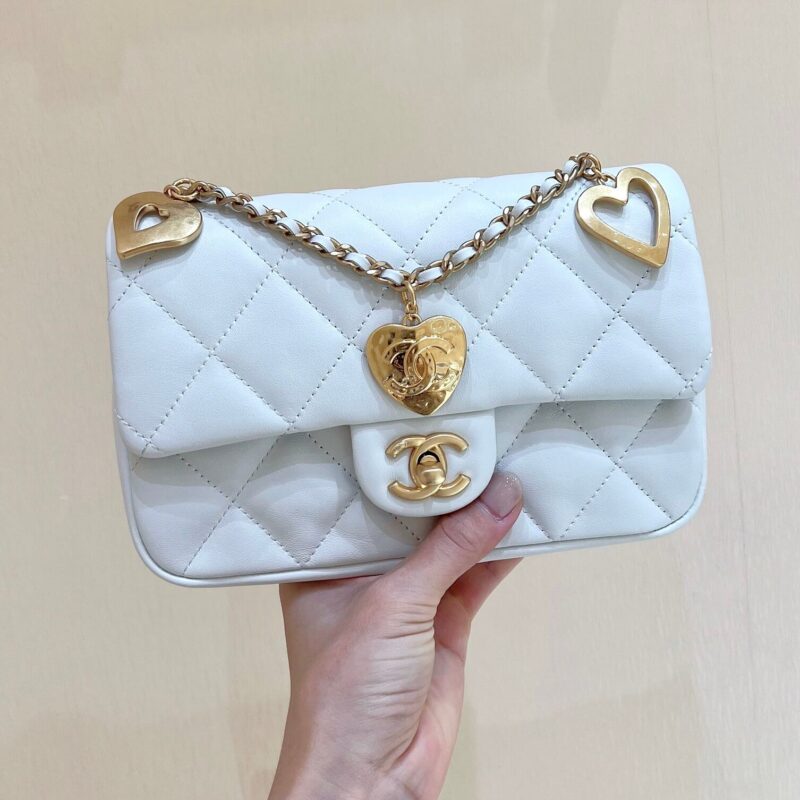 CHANEL CF限量版爱心吊坠链条包 AS3457白色