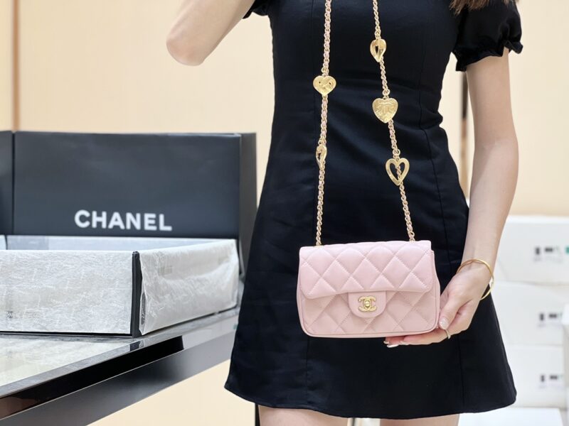 CHANEL CF限量版爱心吊坠链条包 AS3456粉色