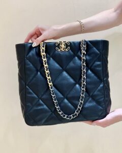 Chanel 19 Bag Tote As3519