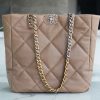 i1663403704_3710_0.jpg CHANEL 19购物包 AS3519杏色