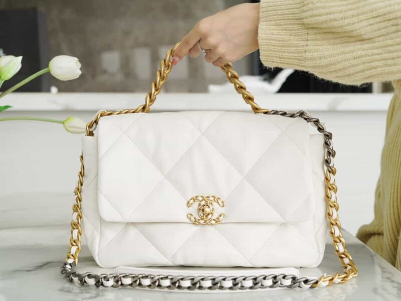 CHANEL 正品皮 中号30CM 19BAG AS1161白色/金扣