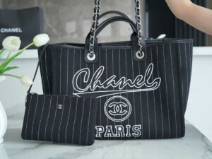 Chanel A66941 B10404 Nn102