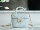 CHANEL 羊皮小号化妆包 AS3973 B10657 NN268
