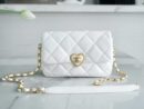 CHANEL 23S 新款CF Mini爱心珐琅扣口盖包 AS3986白色