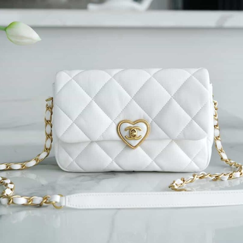CHANEL 23S 新款CF Mini爱心珐琅扣口盖包 AS3986白色