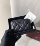 Chanel 20新品 进口羊皮卡包钱包 A84511黑色/银扣