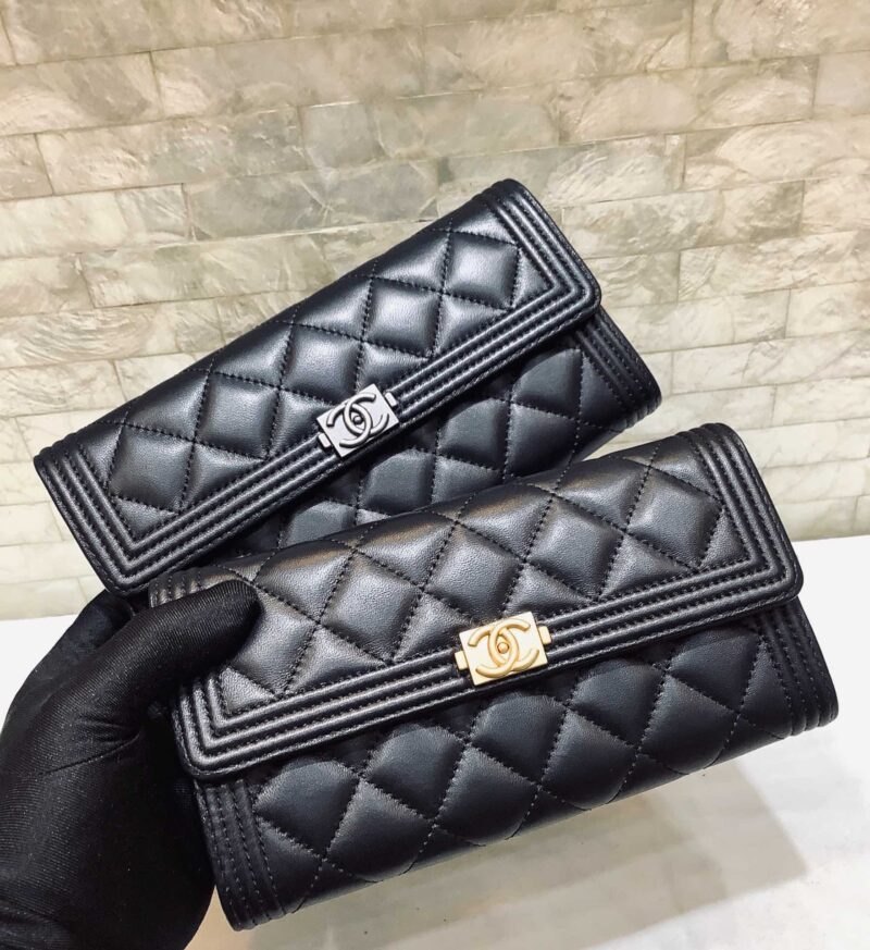 Chanel 原厂绵羊皮两折钱包 A80283黑色/银扣 - Image 2