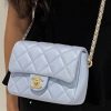 CHANEL 幻彩颗粒压花牛皮迷你口盖包 AS2855浅蓝色