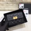CHANEL 细球牛皮迷你Boy短三折钱夹 A84432黑色/金扣